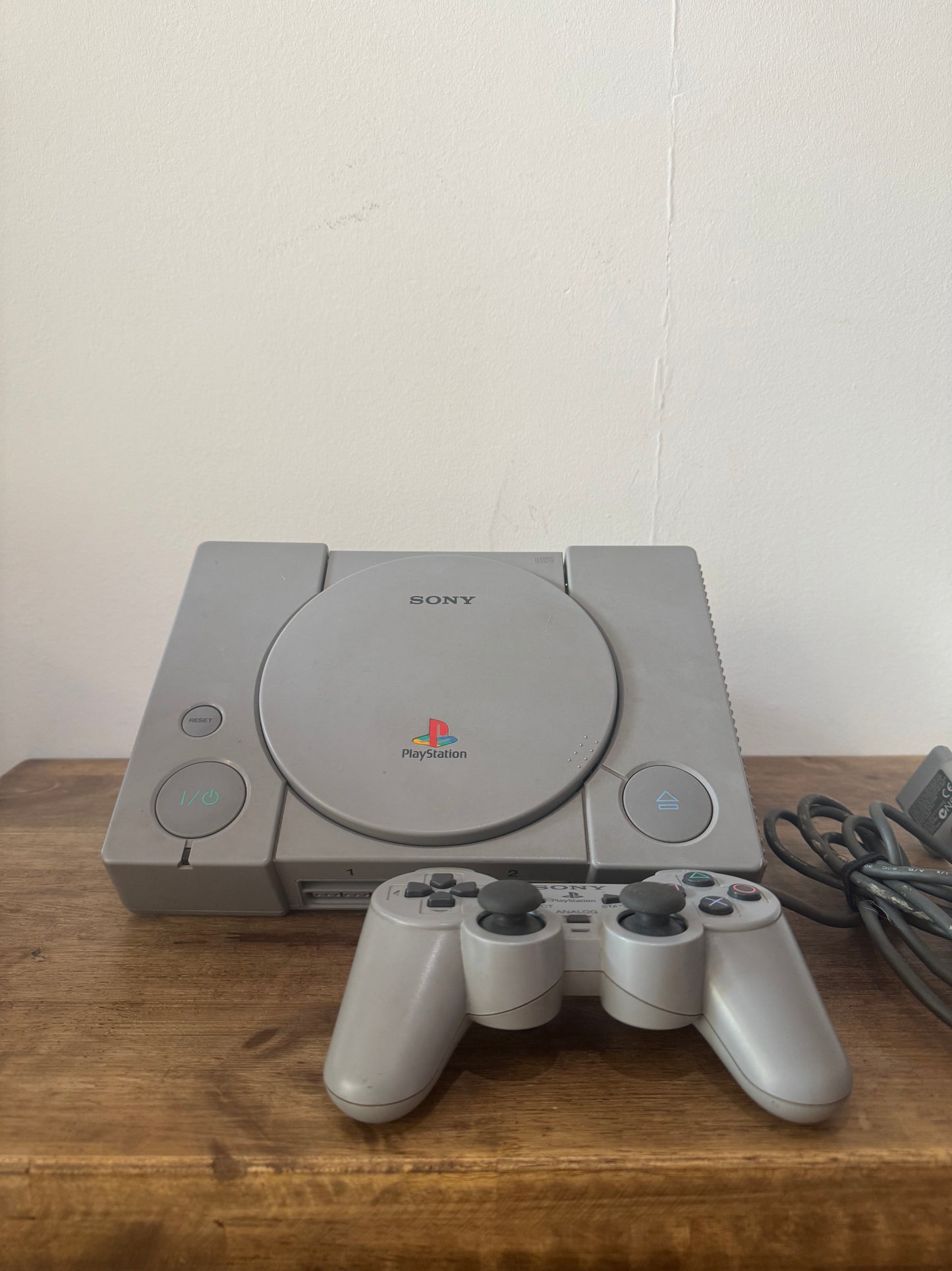 Sony PlayStation 1 (PS1) – Consola Original PAL España | Completa con caja, manual y demo.