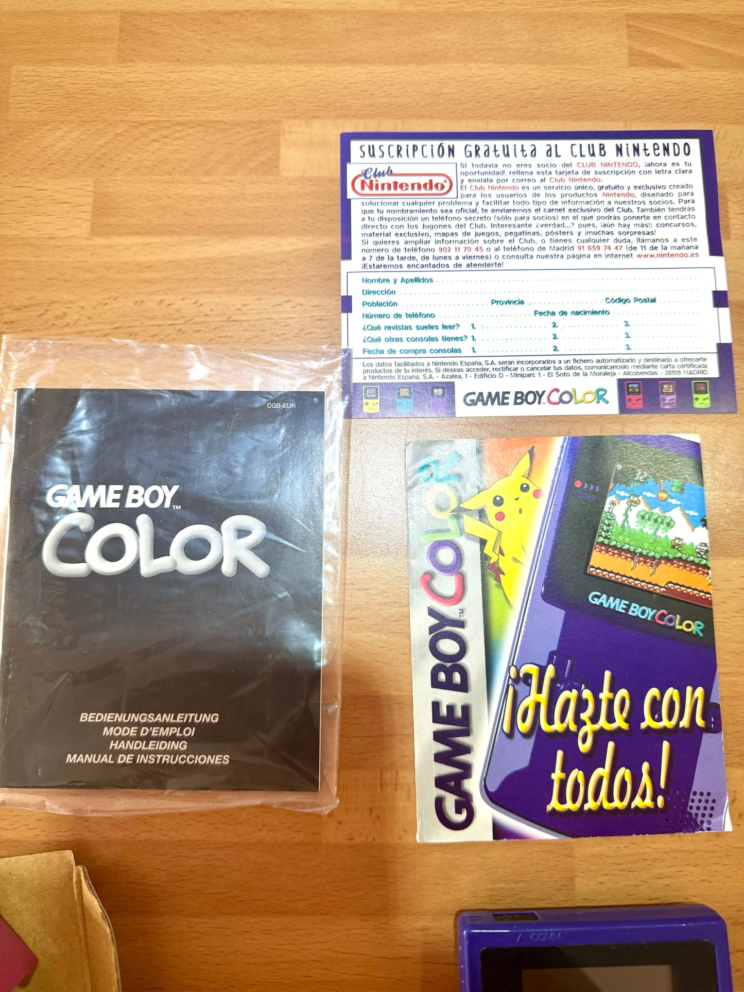 Nintendo Game Boy Color Morada Uva Completa en Caja Original Perfecta Coleccionista