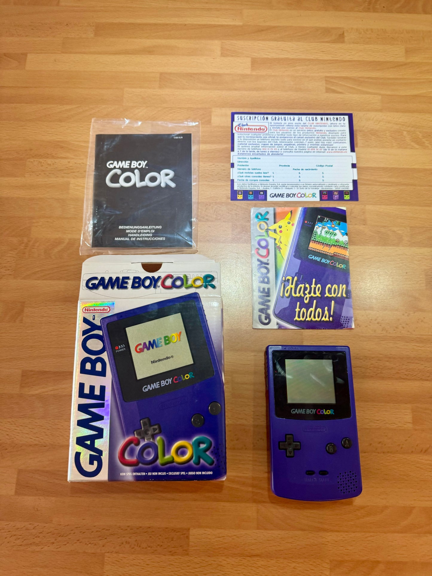 Nintendo Game Boy Color Morada Uva Completa en Caja Original Perfecta Coleccionista