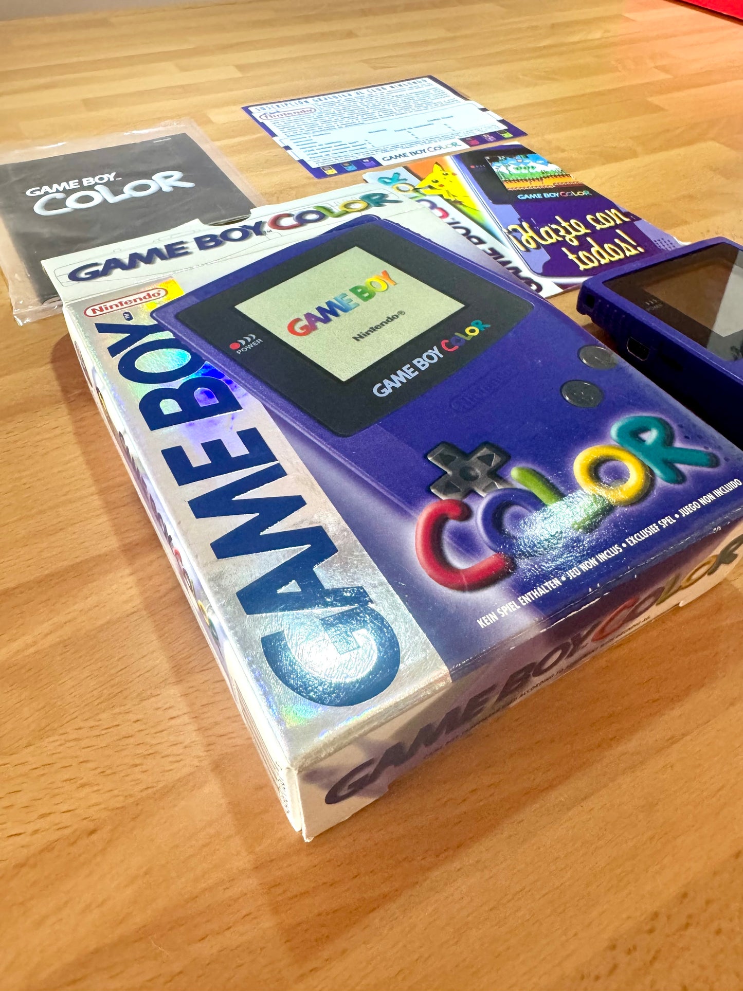 Nintendo Game Boy Color Morada Uva Completa en Caja Original Perfecta Coleccionista