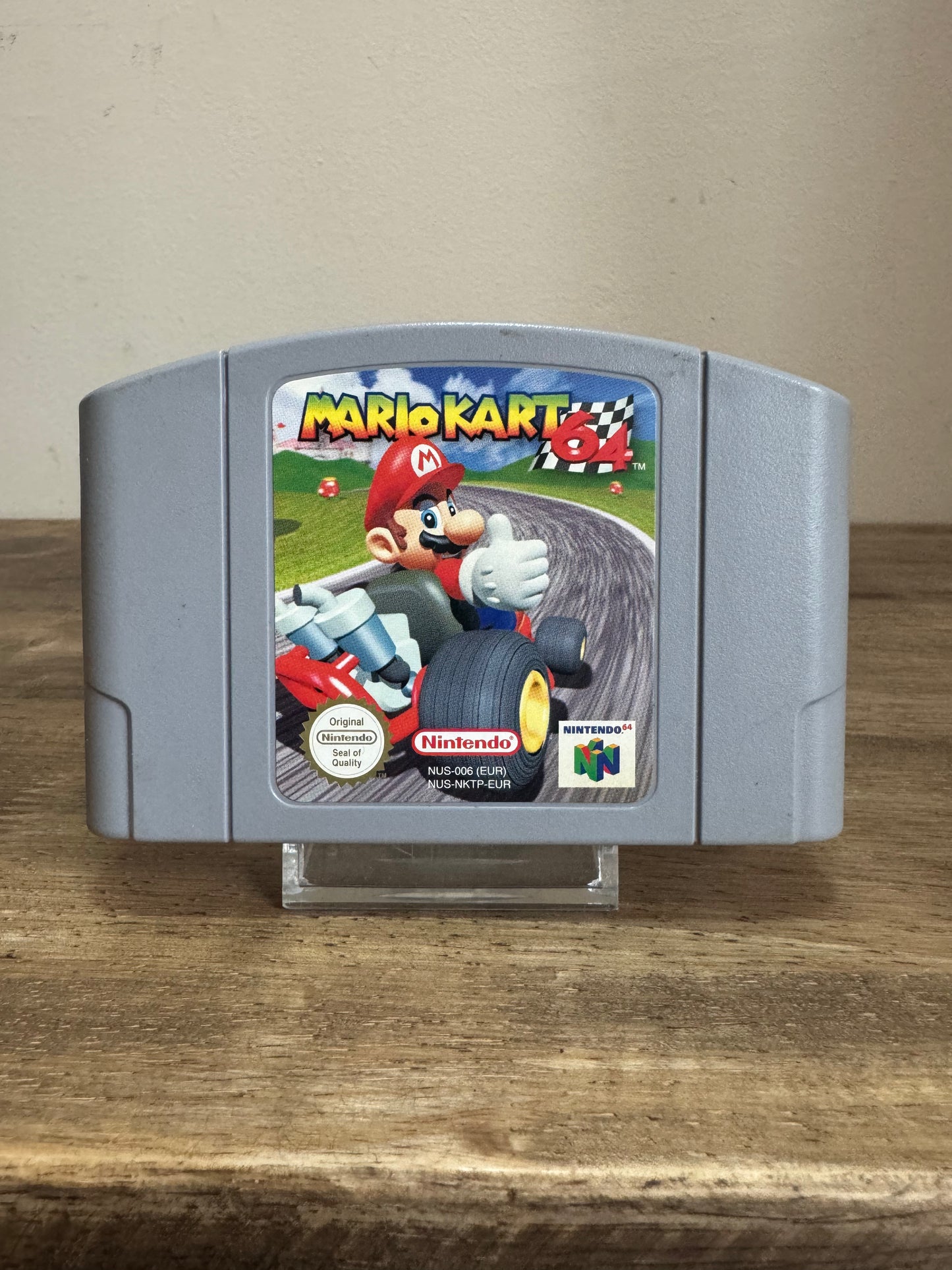 ¡Mario Kart 64 con manual incluido!